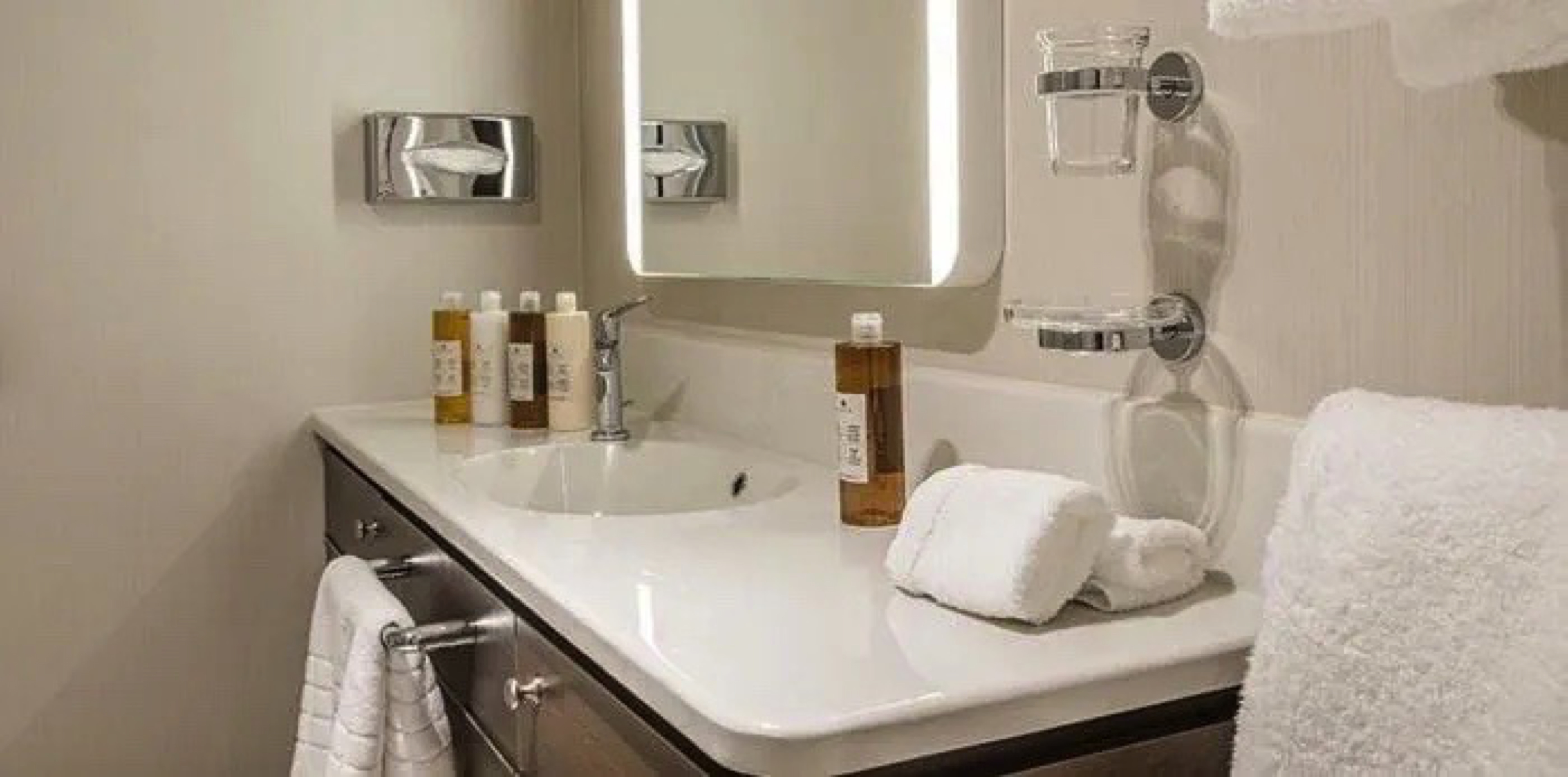 Twin Deluxe with Balcony